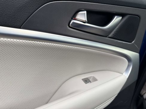 Used 2024 Genesis G70 2.5T w/ Sport Prestige Package image 12