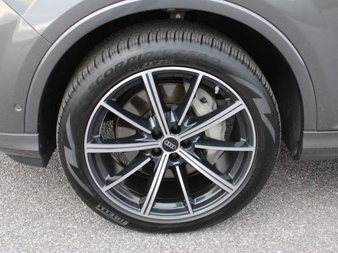 Certified 2025 Audi Q7 2.0T Premium Plus image 36