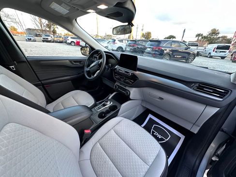 Used 2024 Ford Escape Active w/ Cold Weather Package image 13