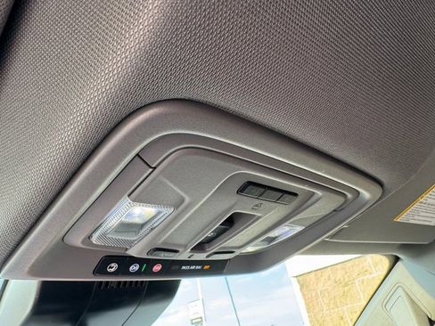 Used 2025 Chevrolet Silverado 2500 LT image 20