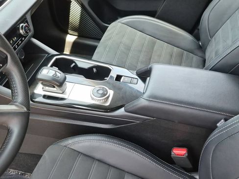 Used 2025 Mitsubishi Outlander SE AWD/4WD image 21