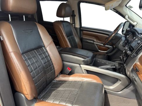 Used 2017 Nissan Titan Platinum Reserve AWD/4WD image 18