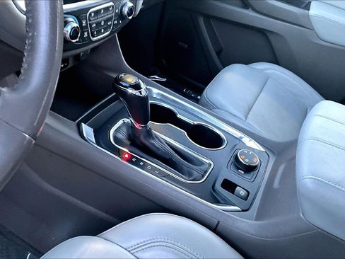 Used 2018 Chevrolet Traverse LT image 16