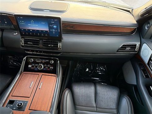 Used 2024 Lincoln Navigator Black Label image 19