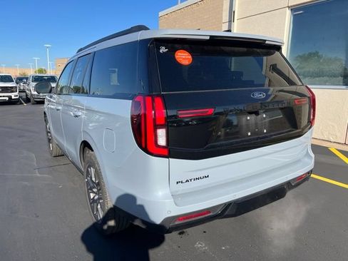 Used 2025 Ford Expedition Platinum w/ Stealth Performance Package AWD/4WD image 3