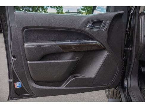 Used 2016 GMC Canyon SLE w/ Nightfall Edition AWD/4WD image 18