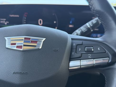 Used 2025 Cadillac XT4 Premium Luxury FWD image 29
