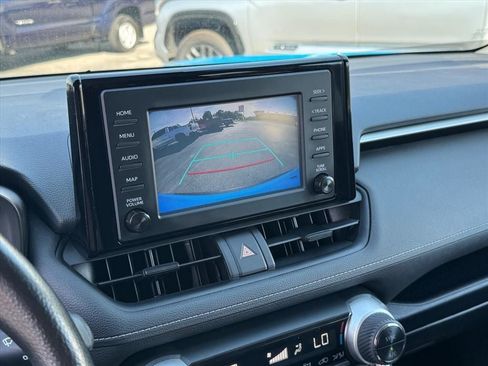 Used 2019 Toyota RAV4 LE w/ Carpet Mat Package AWD/4WD image 29