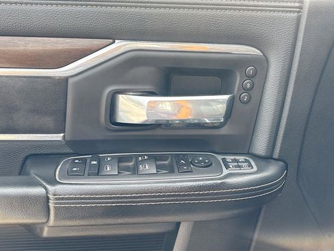 Used 2023 RAM 2500 Laramie AWD/4WD image 18