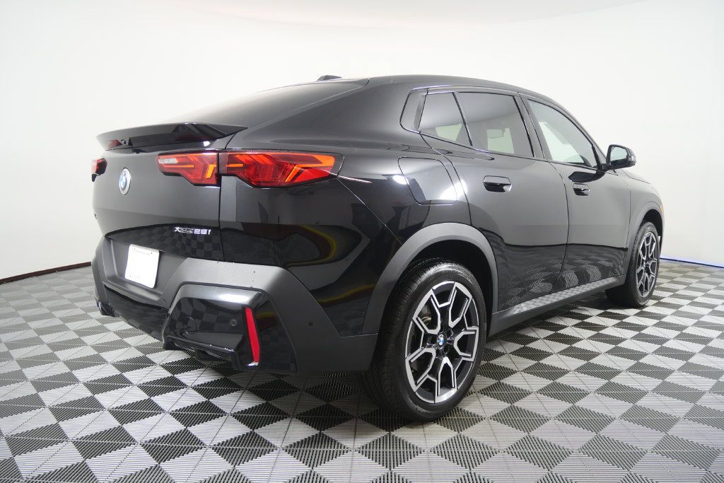 Certified 2026 BMW X2 xDrive28i AWD/4WD image 4