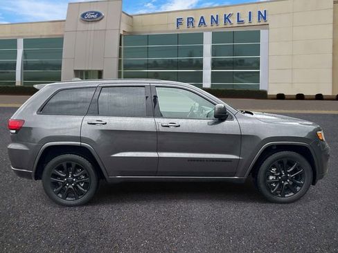 Used 2021 Jeep Grand Cherokee Laredo X RWD image 8