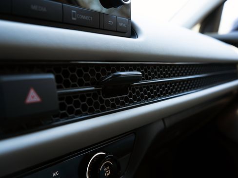 Used 2023 Honda HR-V LX image 33