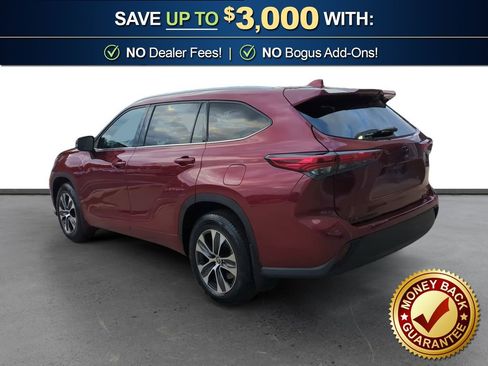 Used 2022 Toyota Highlander XLE image 4
