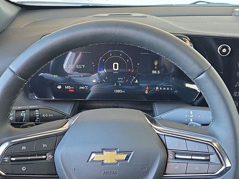 New 2026 Chevrolet Equinox LT w/ Convenience Package II image 11