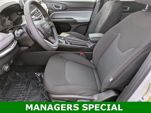 New 2025 Jeep Compass Sport image 11