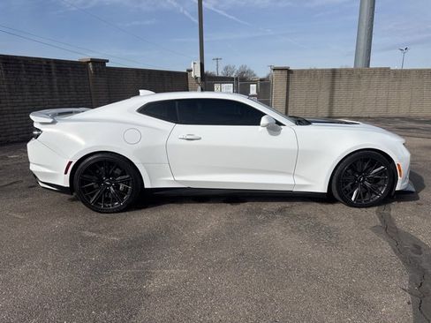 Used 2019 Chevrolet Camaro ZL1 image 8