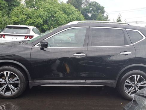 Used 2017 Nissan Rogue SL w/ SL Premium Package AWD/4WD image 9