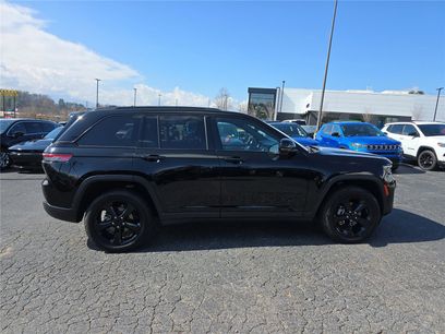Used 2023 Jeep Grand Cherokee Altitude