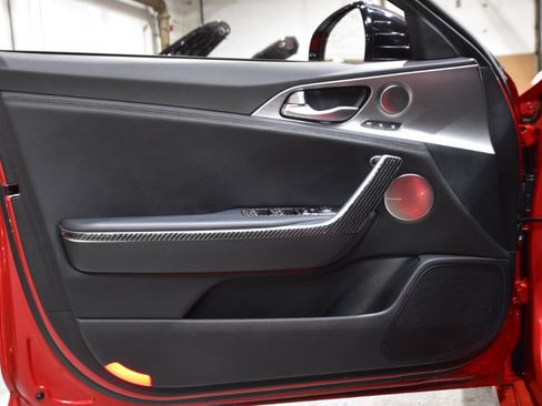 Used 2018 Kia Stinger GT2 image 17