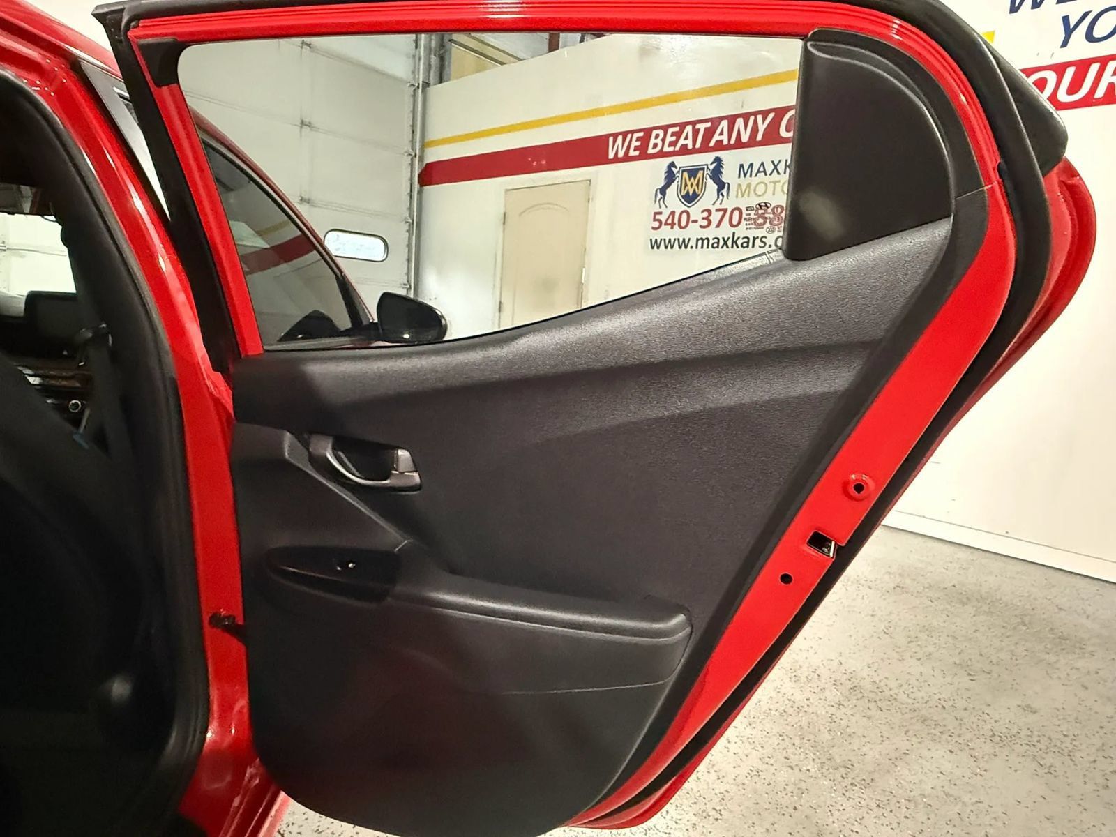 Used 2019 Hyundai Veloster 2.0 FWD image 29
