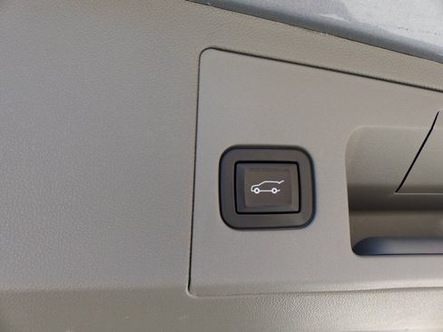 Used 2021 Cadillac XT5 Premium Luxury w/ LPO, Floor Liner Package AWD/4WD image 46