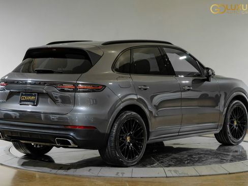 Used 2023 Porsche Cayenne Platinum Edition AWD/4WD image 10