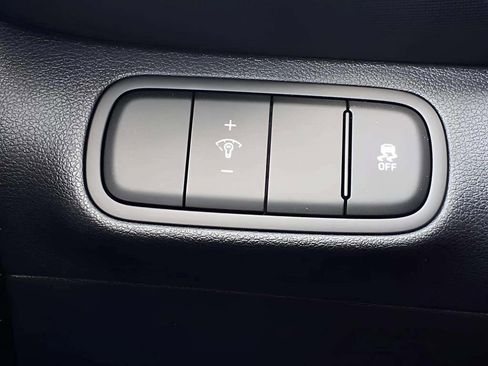 New 2025 Hyundai Venue Limited image 14