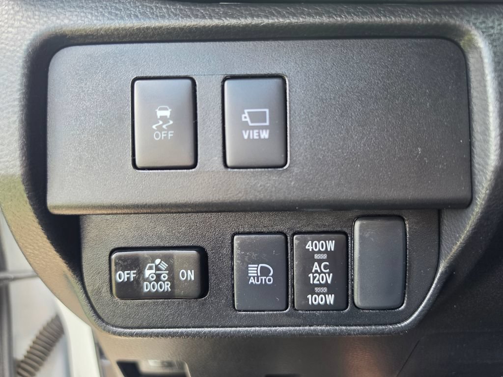 Used 2023 Toyota Tacoma TRD Off-Road w/ Advanced Technology Package AWD/4WD image 15