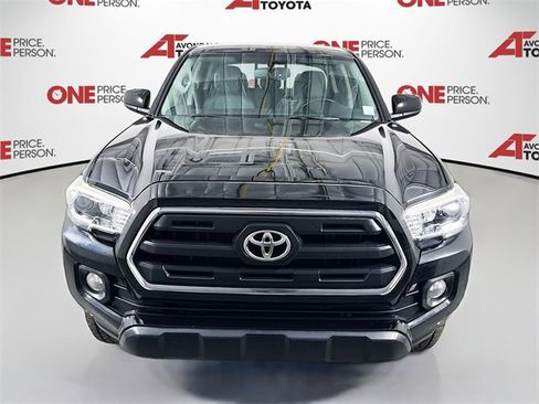 Certified 2017 Toyota Tacoma SR5 image 2