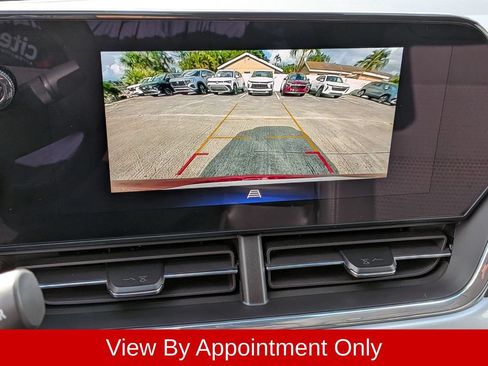Used 2025 Chevrolet Trax LT w/ LT Convenience Package FWD image 17