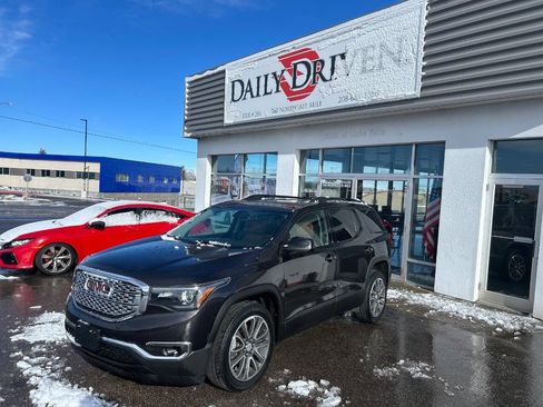 Used 2017 GMC Acadia SLT image 2