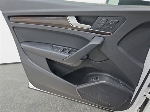 Used 2018 Audi Q5 2.0T Premium Plus w/ Premium Plus Package image 27