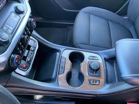 Used 2023 GMC Acadia SLE w/ Driver Convenience Package image 20