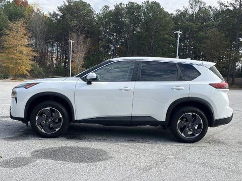 Certified 2025 Nissan Rogue SV image 20