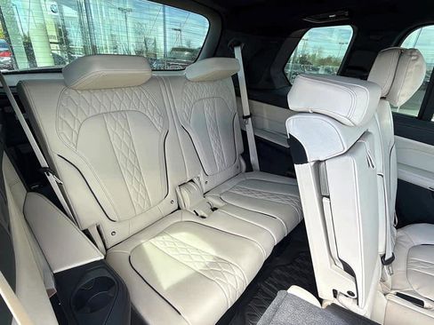 New 2026 BMW X7 M60i AWD/4WD image 16