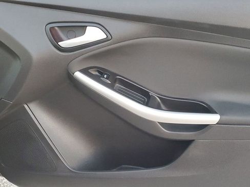 Used 2014 Ford Focus SE w/ Equipment Group 201A image 42