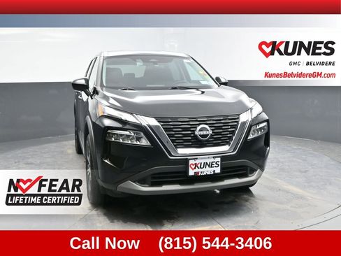 Used 2023 Nissan Rogue SV image 1