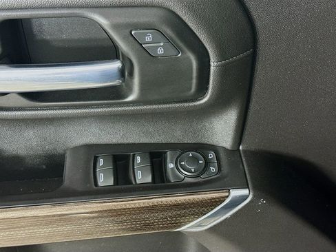 Used 2020 Chevrolet Silverado 1500 LT Trail Boss image 17