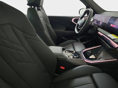 Used 2025 BMW X3 xDrive30i w/ Premium Package image 11