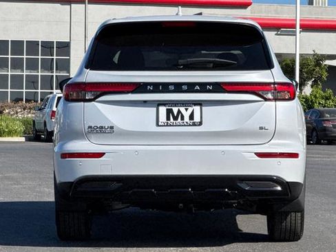 New 2026 Nissan Rogue SL image 5