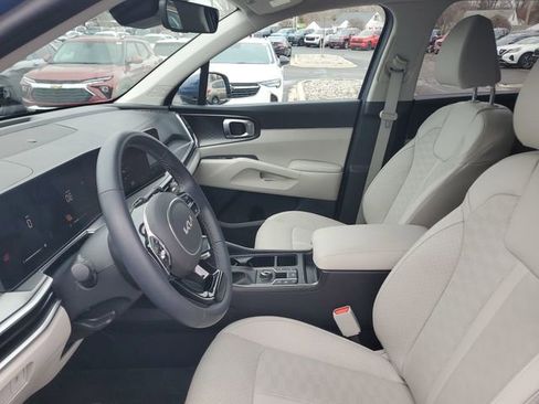 Certified 2025 Kia Sorento S AWD/4WD image 16