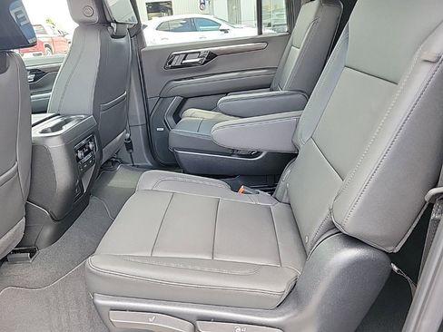 New 2025 Chevrolet Suburban Z71 w/ Z71 Off-Road Package image 5