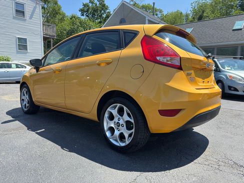 Used 2011 Ford Fiesta SES FWD image 5