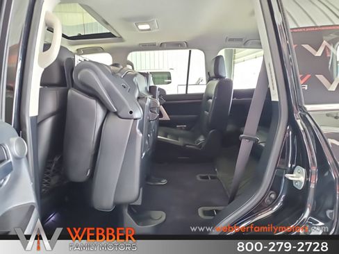 Used 2016 Toyota Land Cruiser w/ Four Season Floor Mat Package AWD/4WD image 24