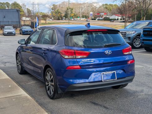 Used 2018 Hyundai Elantra GT image 5