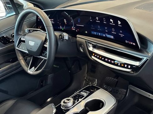 Used 2024 Cadillac Lyriq Tech RWD image 47