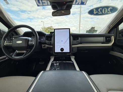 Used 2024 Ford Expedition Max Platinum image 30