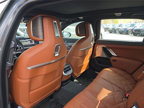 New 2026 BMW 760i xDrive w/ Executive Package image 17