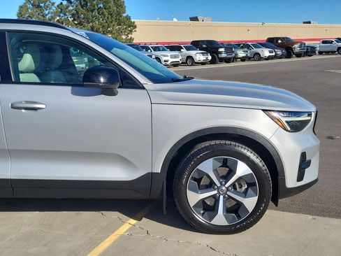 Certified 2023 Volvo XC40 B5 Plus w/ Protection Package Premier image 7