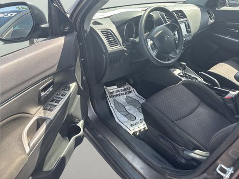 Used 2018 Mitsubishi Outlander Sport ES AWD/4WD image 9